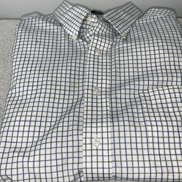 IZod Button Down Shirt in very good condition. Size 17.5 34/35. - Picture 2 of 12